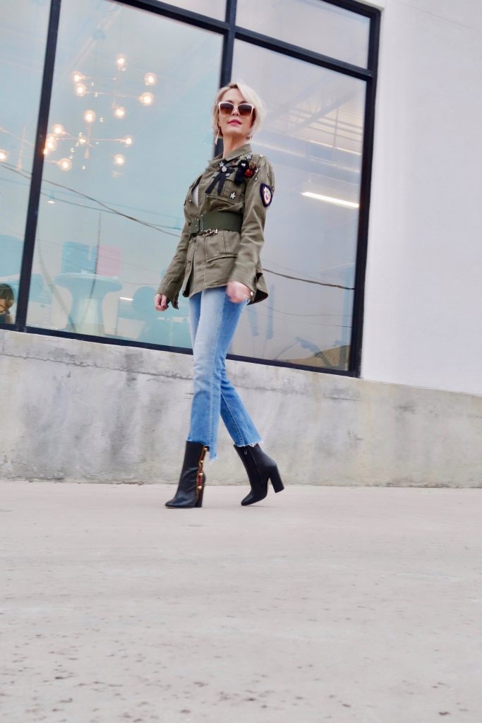 black booties and a wide black belt (one of my essential belts!) accessorizing a casual outfit