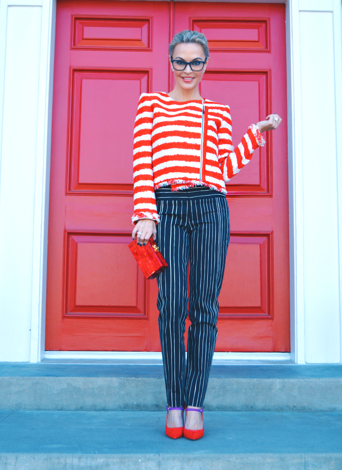 red clutch with americana style